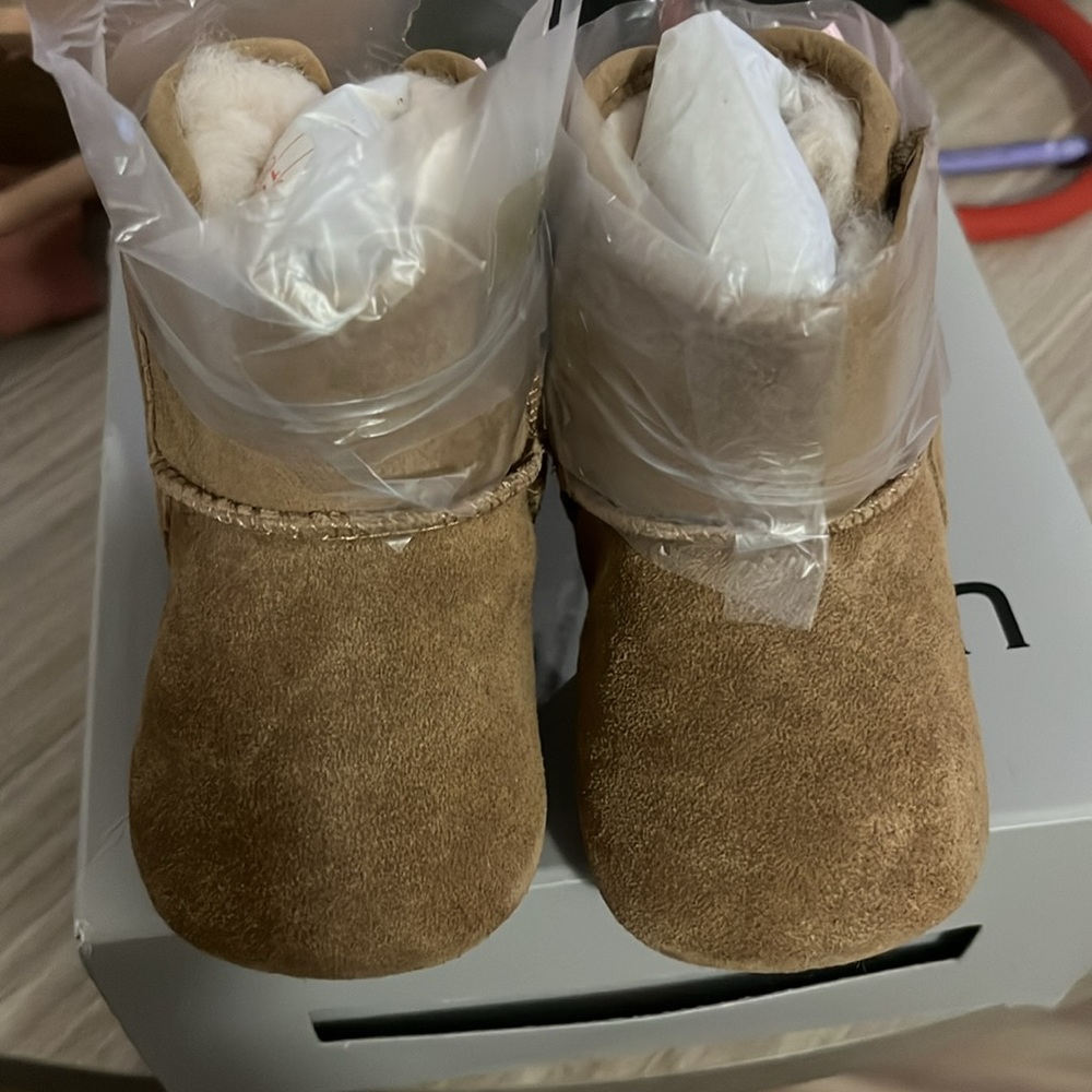 Ugg - infant Jesse Bow 11 size 0/1 - Picture 3 of 5